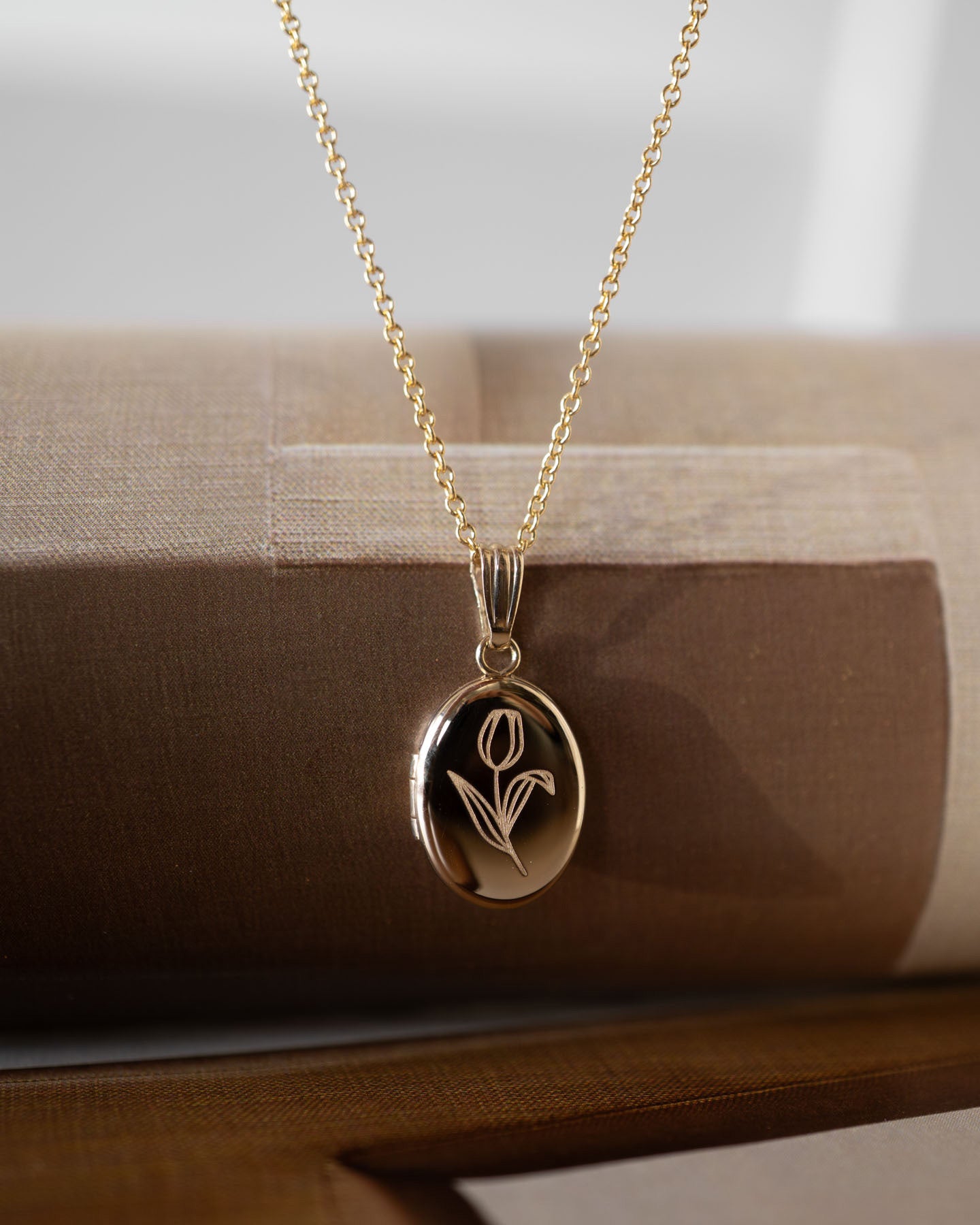 Tulip Oval Locket