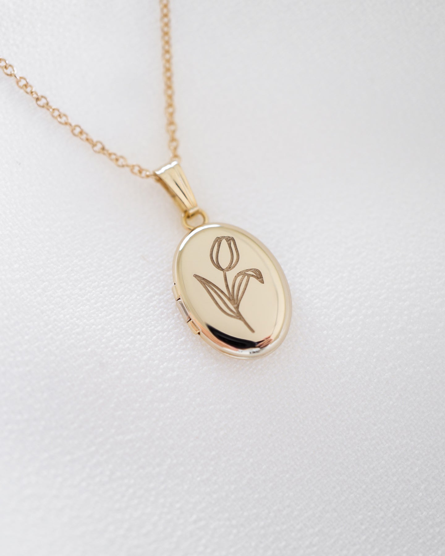 Tulip Oval Locket – Kindred Row