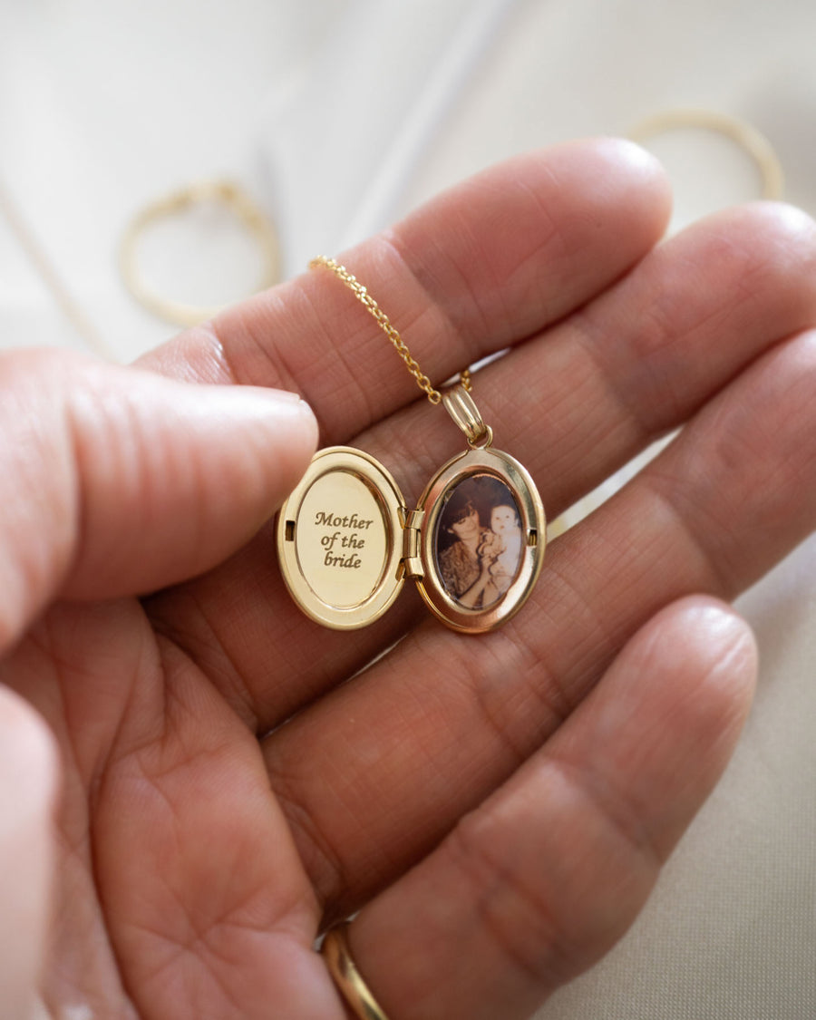 Oval Locket – Kindred Row