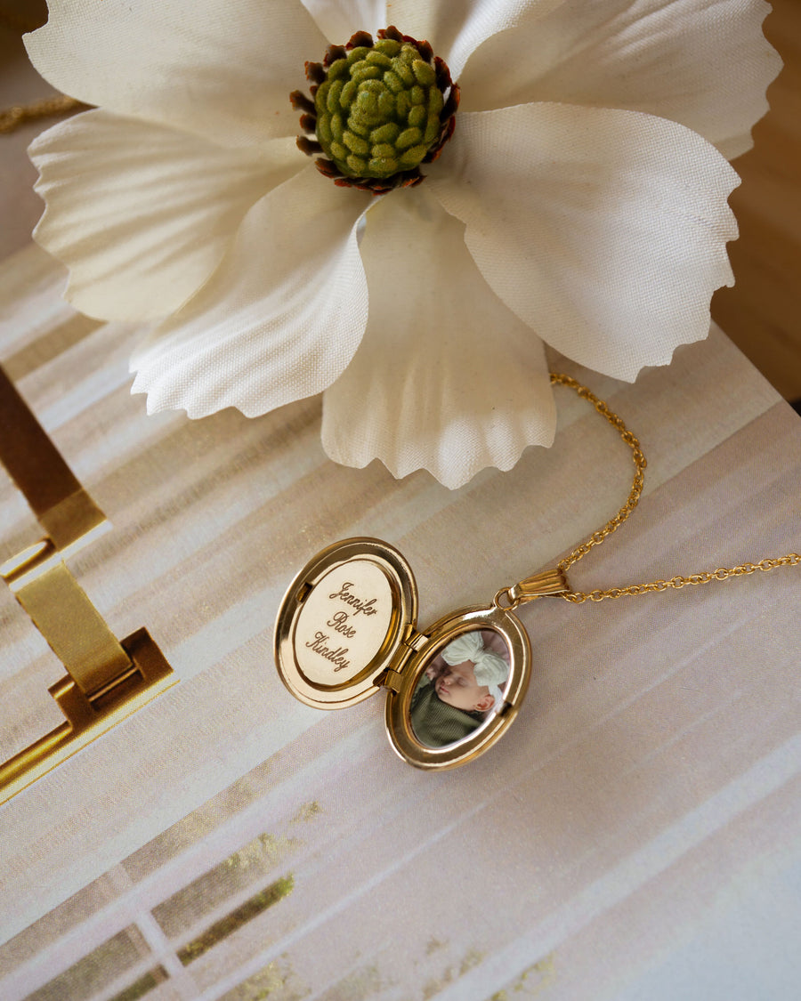 Oval Locket – Kindred Row