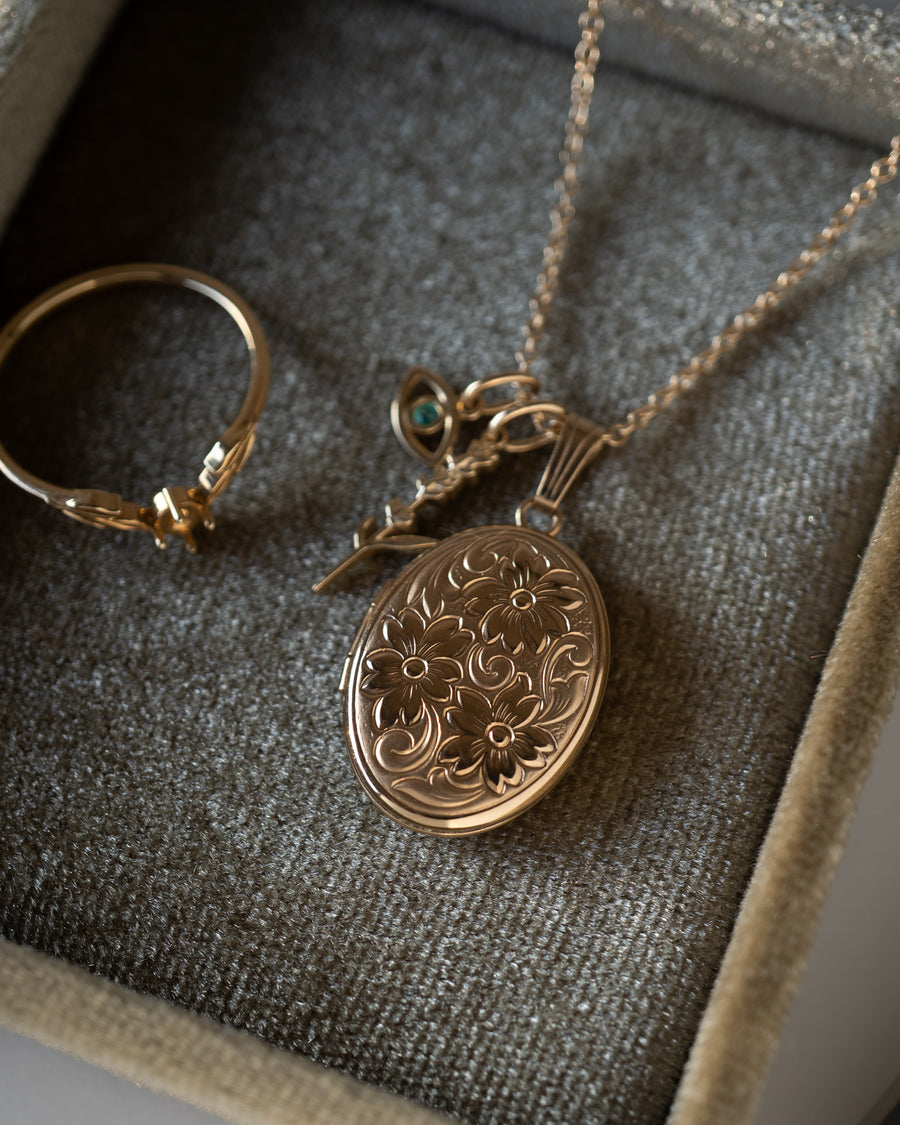 Petals Bloom Oval Locket Charm