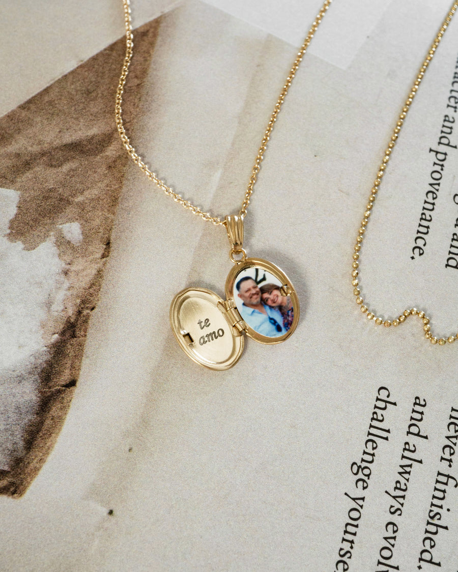 Guardian Angel Wings Oval Locket